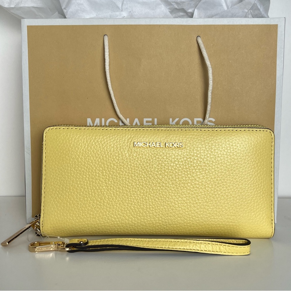 NWOT Michael kors continental wallet